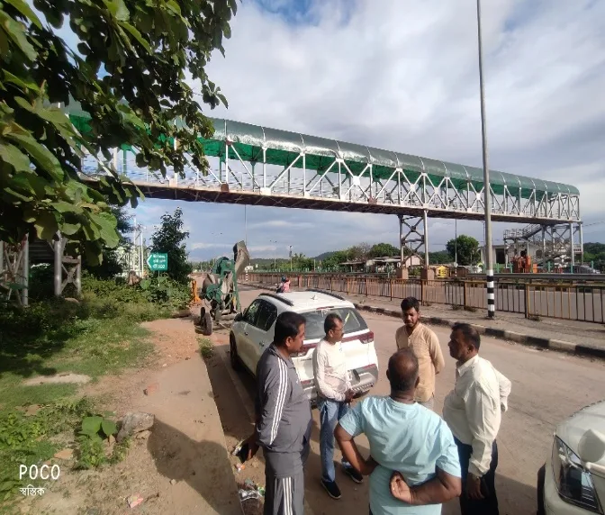 6-Lane VUP and Foot Over Bridge on NH-23 (New NH-143) — image 2